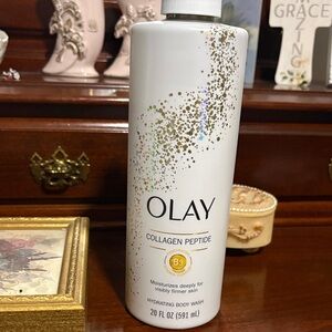 OLAY Collagen Peptide Body Wash with Gold Sparkle Design